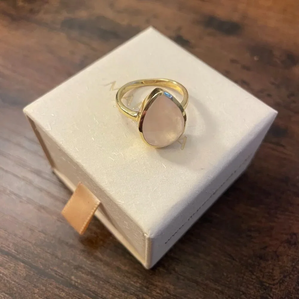 Rose Quartz Tear Drop Ring ~ 18k Gold Plated ~ Ring Size 6 - Picture 5 of 6